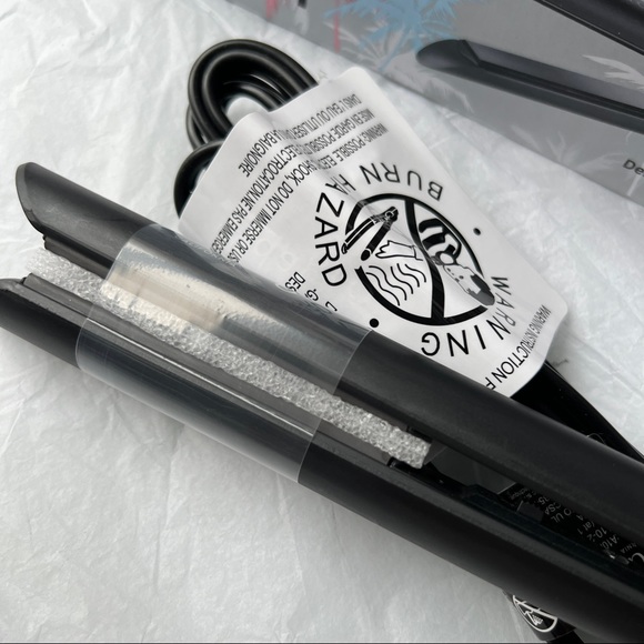 New In box ! ADAGIO FLAT IRON NOT SO MIMI NIB - Picture 6 of 13